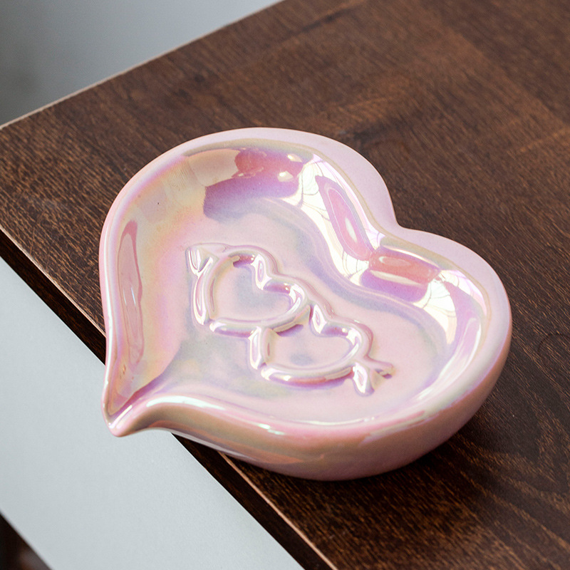 Tiny Home Bathroom Kit - Ceramic Soap Dish Creative Heart-shaped Style